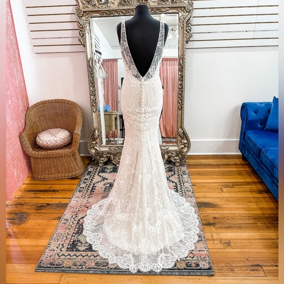 Brand new Allure #3160, new with tags, new wedding dress size 16, boho dress - Picture 8 of 14
